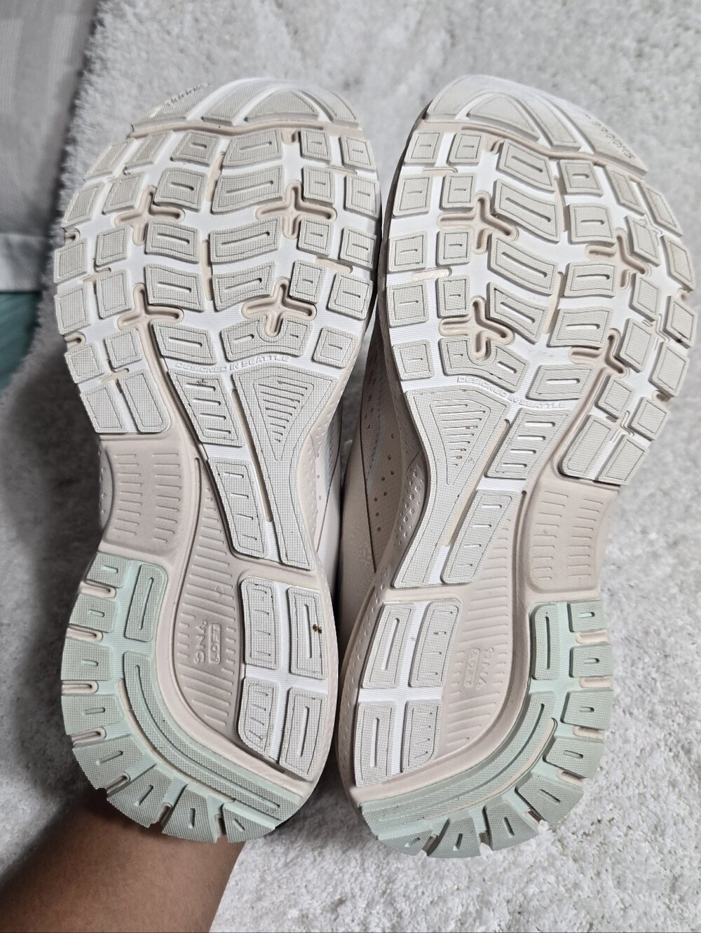 Brooks Women’s Trace 3 Road Running Sneakers Sz 7.5 Medium B Tan - Picture 8 of 14